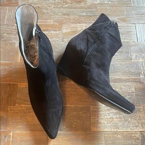 Stephane Kelian Paris Pointy Toe Suede Ankle Wedge Boots🖤